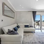 Villa Veronica With Cinema Projector By The Heated Pool And Jacuzzi *