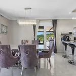 Villa Veronica With Cinema Projector By The Heated Pool And Jacuzzi