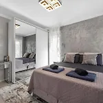 Villa Veronica With Cinema Projector By The Heated Pool And Jacuzzi