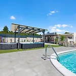 Villa Veronica With Cinema Projector By The Heated Pool And Jacuzzi