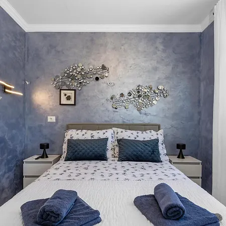 Villa Veronica With Cinema Projector By The Heated Pool And Jacuzzi