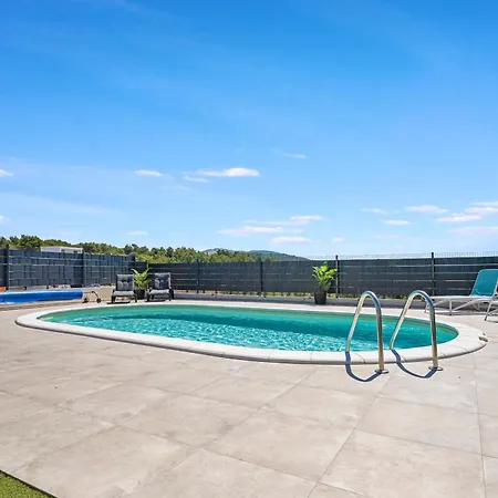 Veronica With Cinema Projector By The Heated Pool And Jacuzzi Šibenik