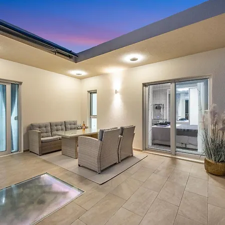 Veronica With Cinema Projector By The Heated Pool And Jacuzzi Šibenik