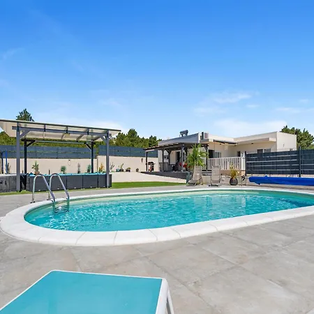 Villa Veronica With Cinema Projector By The Heated Pool And Jacuzzi *