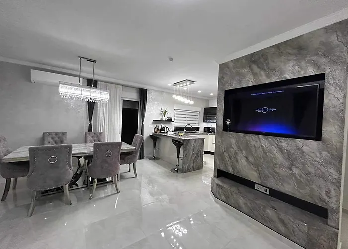 Veronica With Cinema Projector By The Heated Pool And Jacuzzi Villa *