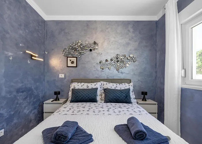 Villa Veronica With Cinema Projector By The Heated Pool And Jacuzzi