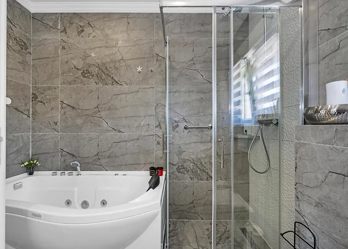 Veronica With Cinema Projector By The Heated Pool And Jacuzzi Villa Šibenik