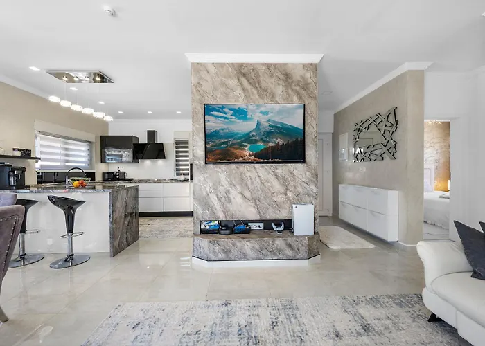 Villa Veronica With Cinema Projector By The Heated Pool And Jacuzzi Šibenik