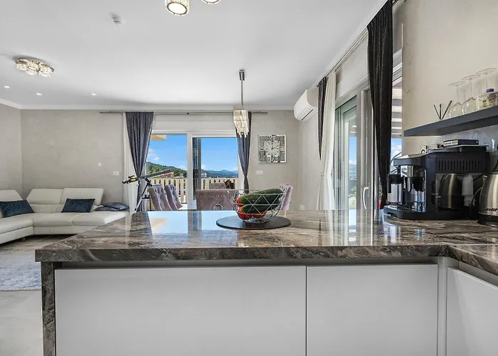 Villa Veronica With Cinema Projector By The Heated Pool And Jacuzzi Šibenik